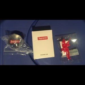 NWT in packaging supreme accessory bundle